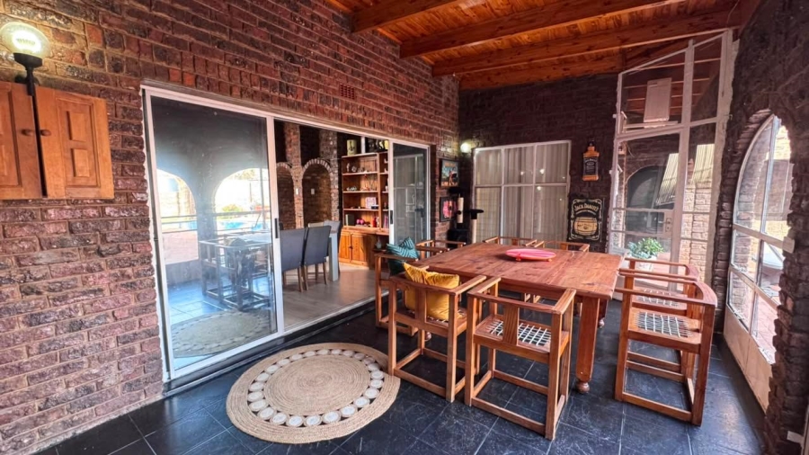 5 Bedroom Property for Sale in Royldene Northern Cape